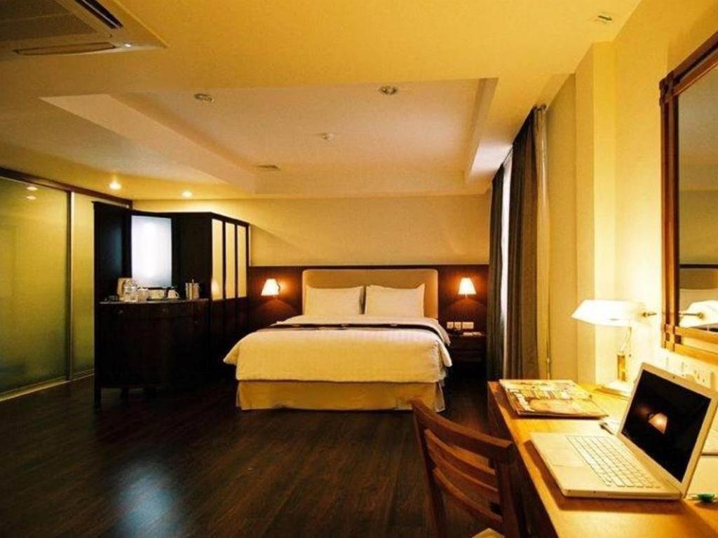 Kuala Belait Plaza Sutera Biru Hotel מראה חיצוני תמונה